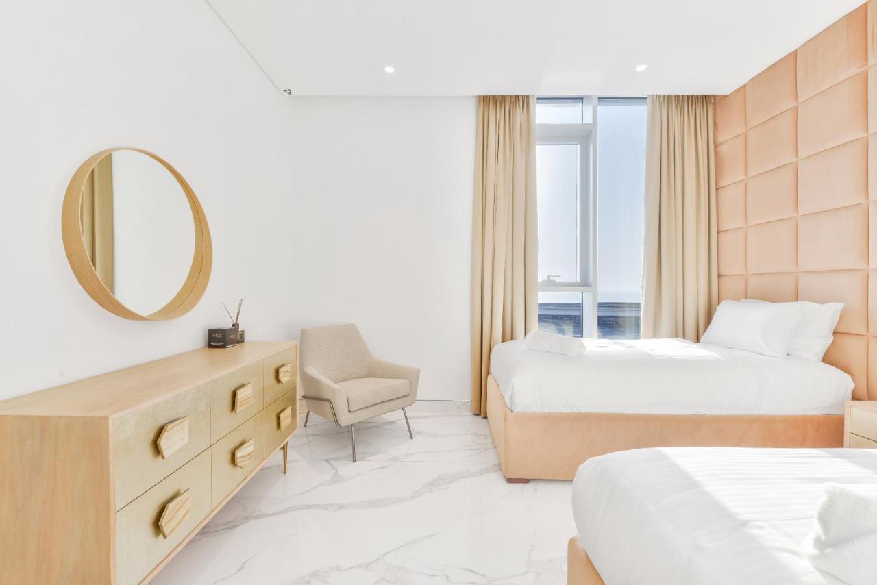 Luxe 3 Bedroom Oceanfront Apartment In The Heart Of Bluewaters Island Dubaj Zewnętrze zdjęcie