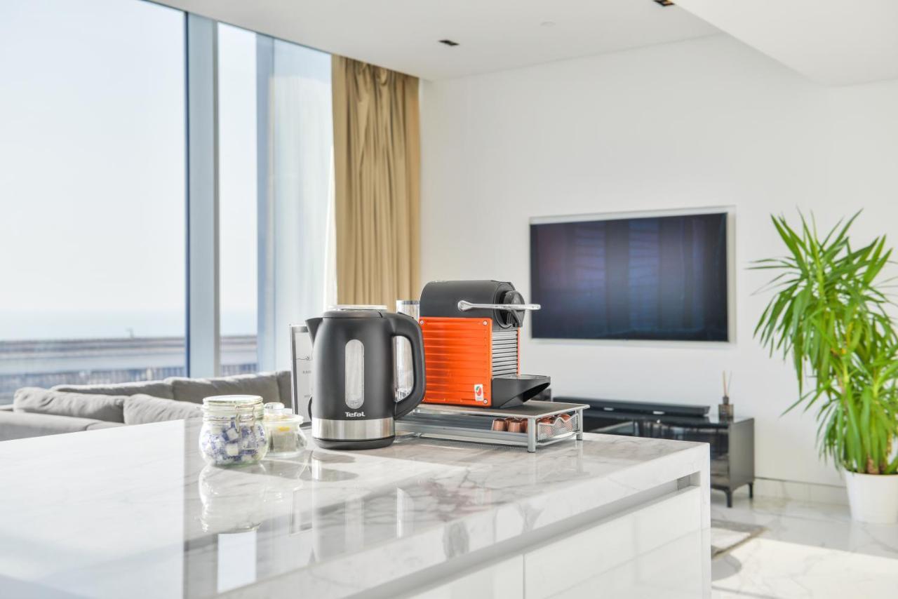 Luxe 3 Bedroom Oceanfront Apartment In The Heart Of Bluewaters Island Dubaj Zewnętrze zdjęcie